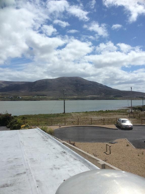 Achill Sound Hotel - Ostan Ghob A'Choire Exterior photo
